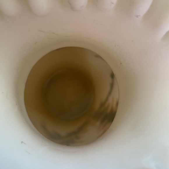 Hand painted glass crested ruffle top vase - Picture 6 of 10